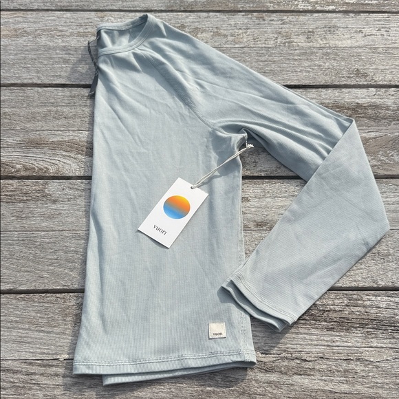 Vuori Tops - VUORI Long Sleeve Pose Crew BLUE HAZE SIZE MEDIUM NWT